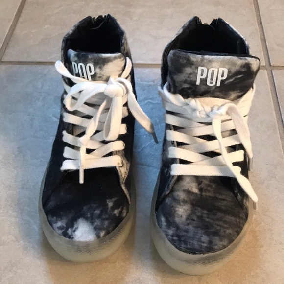 Kids POP light up high top sneakers - Picture 1 of 3